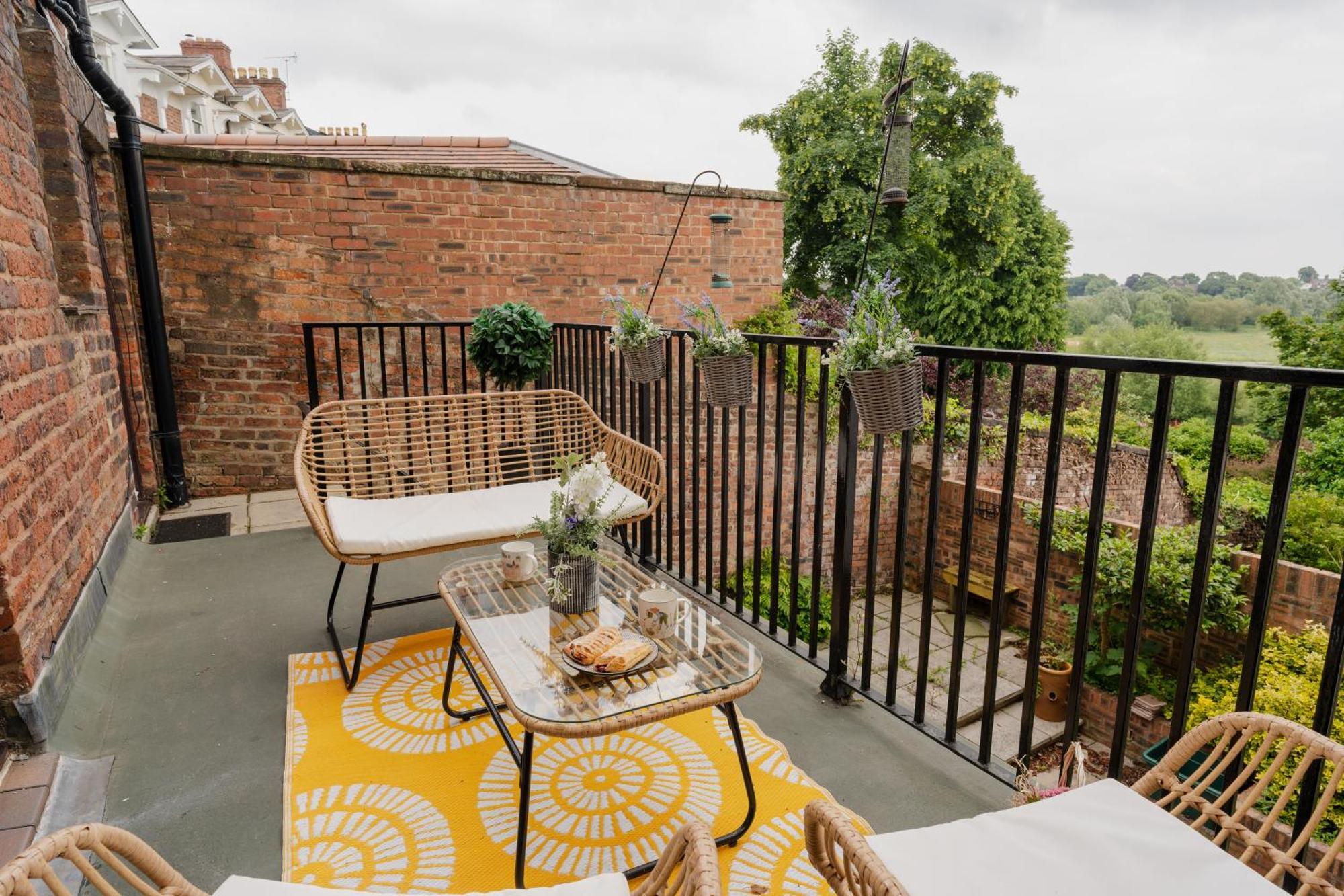 Well Presented 2 Bedroom Chester Cottage With Great River Views Esterno foto